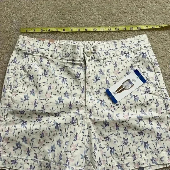 Jachs Girlfriend NWT Stretch Satin Chino Shorts Floral Women Size Large 1751946 - Picture 11 of 11